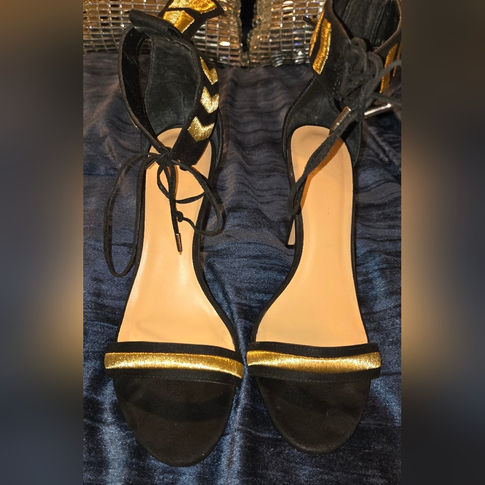Elegant Black and Gold Women's Heels